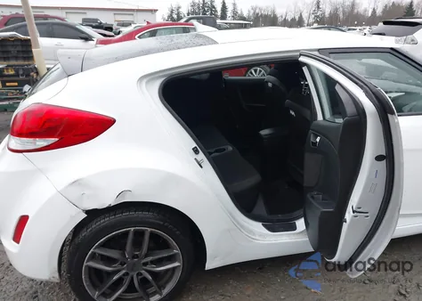 2016 Hyundai Veloster z USA, uszkodzony, nr VIN KMHTC6AD5GU261065